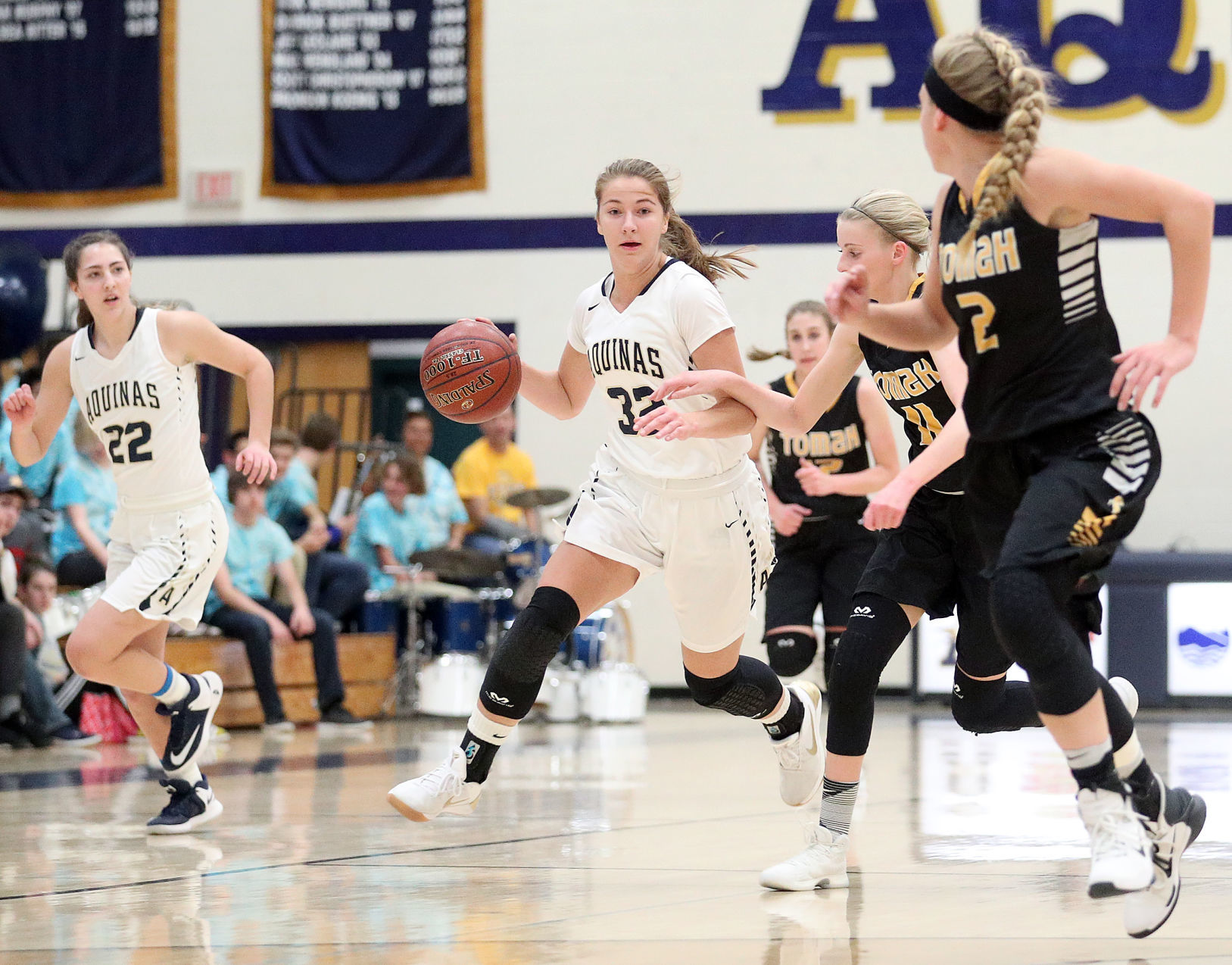 La Crosse Aquinas vs. Tomah